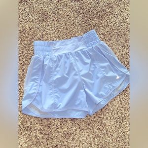 The Breeze Short - Sky